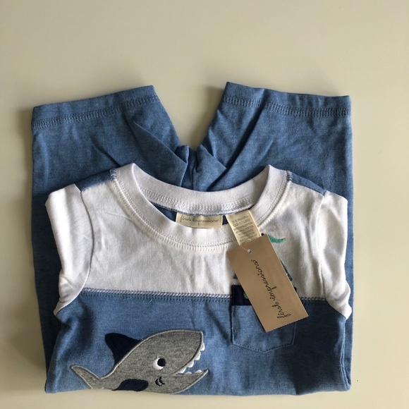 Baby Onsie, Little romper with shark drsign - Picture 7 of 7